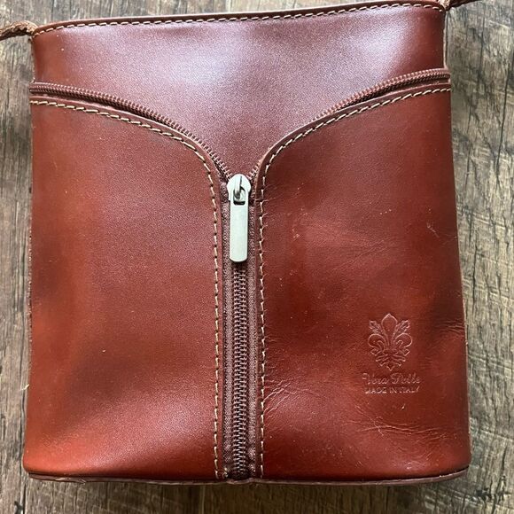 Vera Pelle Italy Small Brown
Leather Zip Front Crossbody
Bag, 7.5" x7.5" - Picture 3 of 16